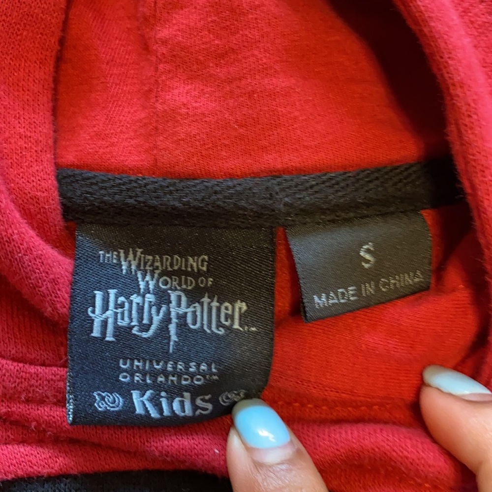 Kids Universal Studios Gryffindor Hoodie - Picture 3 of 6